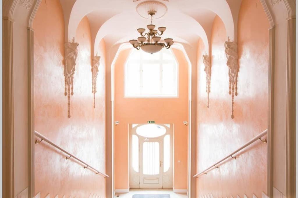 Design Studio Andel, All Historical Sights Walkable ปราก ภายนอก รูปภาพ